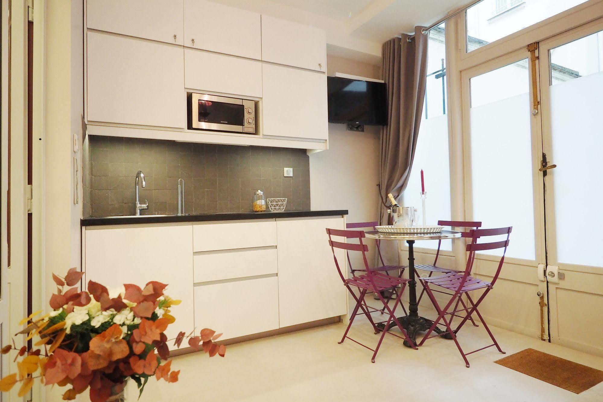 Palais Royal Chicsuites Paris Exterior photo